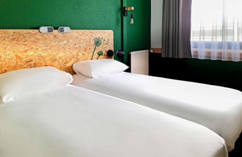 Evreux Hotel | Comfortable Greet Hotel Evreux Centre with Pool & Dining