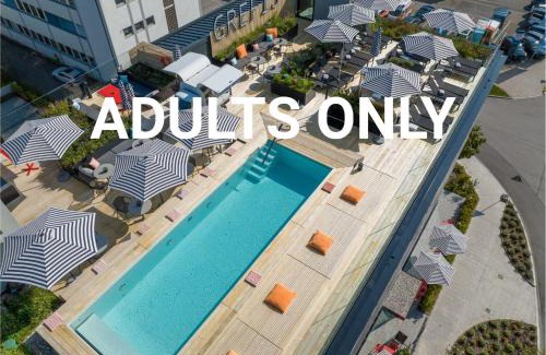 Munchen District Hotel | Experience Oceanfront Comfort at GREFIS Hotel - 4 Stars