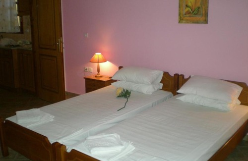 Kokkari Apartment | Budget-Friendly Gregory Studios: Child-Friendly Retreat