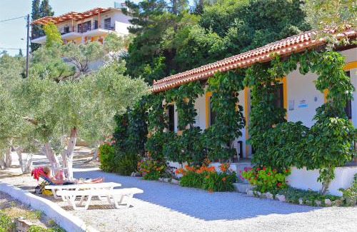 Kokkari Apartment | Budget-Friendly Gregory Studios: Child-Friendly Retreat