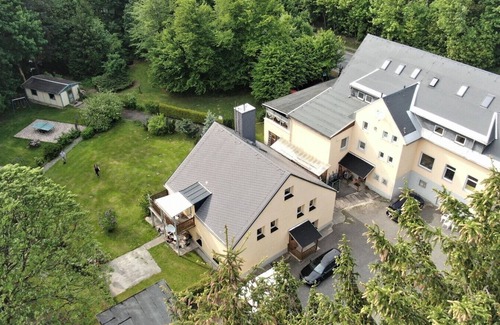 Ehrenfriedersdorf Apartment | Greifenbachmühle: Pet-Friendly Retreat with Ocean Views