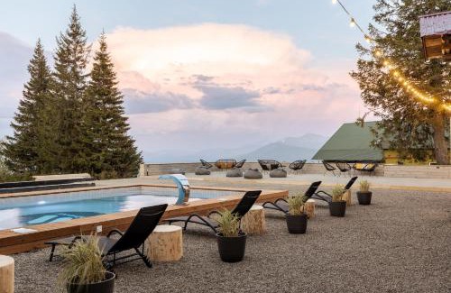 Dragobrat Hotel | Gremi Hotel: Oceanfront Bliss with Pool and Spa Amenities
