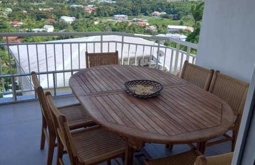 Trois-Ilets Apartment | Oceanfront Grenadine: A 4-Star Family Retreat with Views