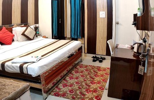Knowledge Park III Hotel | Budget-Friendly Greno House with Spa and Family Amenities