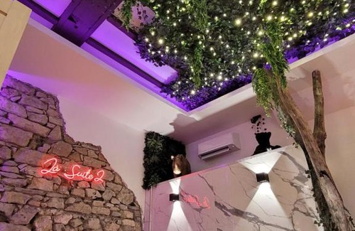 Quartier Chorier-Berriat Hotel | Discover Grenoble LA SUITE: Spa, Jacuzzi & Sauna Retreat