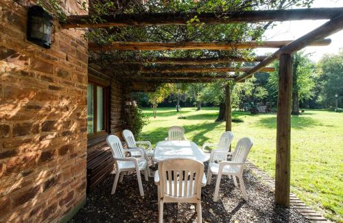 Villa General Belgrano Hotel | Discover Grenouille: Family-Friendly Stay with Pool Access