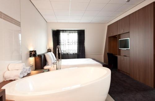 Ossendrecht Hotel | Experience Grenshotel de Jonckheer: 4-Star Comfort Awaiting