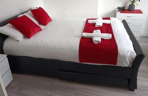 Custom House House | Top-Rated Gresham House - Ideal for Families in London Excel