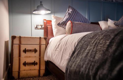Knowle Sands Hotel | Welcoming Greswolde Arms with Breakfast & Family Amenities