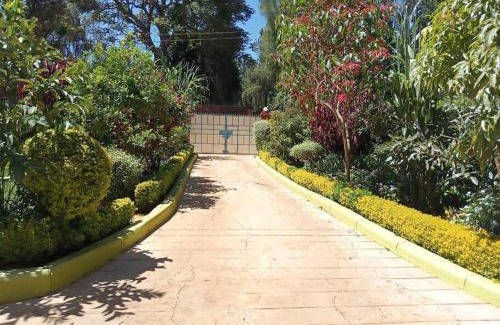 Meru House | Cozy Greton Holiday Villa: Pet & Child-Friendly Retreat