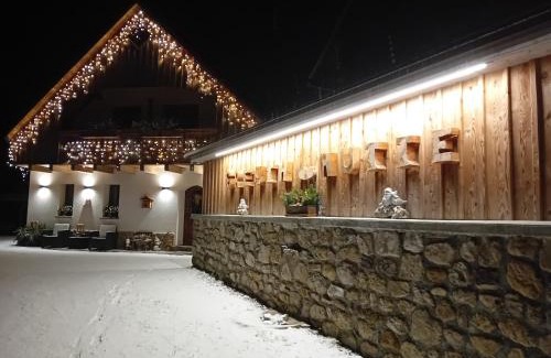 Tarvisio House | Discover Greuth Hutte: Family-Friendly Retreat with Kitchen