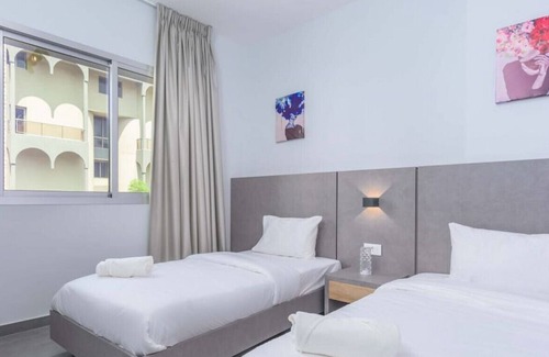 Duhur ash Shuwayr Apartment | Modern 2-Bedroom Apartment in Awkar - Family-Friendly Stay