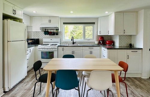 Port Stanley House | Pet-Friendly Grey Cottage with Ocean View in Port
