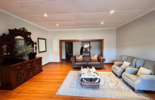 Inxuba Yethemba House | Grey Ghost Lodge