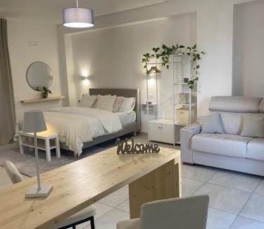 Santa Maria la Carita House | Brilliant Grey Haven Apartments: Child-Friendly Retreat