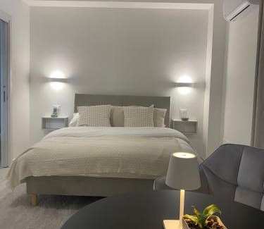 Santa Maria la Carita House | Brilliant Grey Haven Apartments: Child-Friendly Retreat