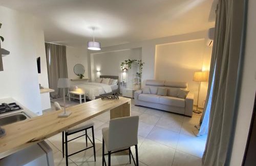 Santa Maria la Carita House | Brilliant Grey Haven Apartments: Child-Friendly Retreat
