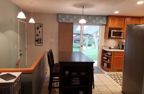 South Westminster House | Discover the Grey House Getaway: Top-Rated with Lake View!