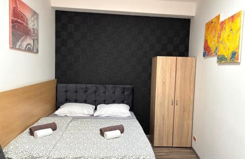 Hundsturm Apartment | Pet-Friendly Grey Palazzo in the Heart of Vienna