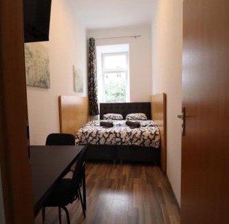 Hundsturm Apartment | Pet-Friendly Grey Palazzo in the Heart of Vienna