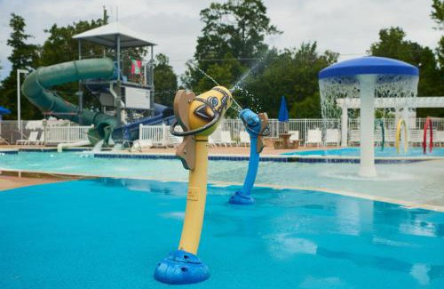 Topping House | Guest Rated 10/10: Grey's Point Camp Cottage 7 with Pool