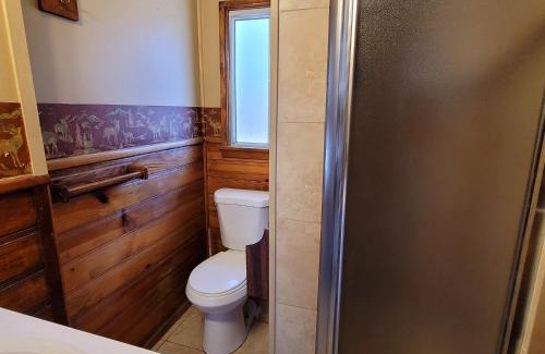 Big Bear Lake Resort | Relax at Grey Squirrel Resort: Pet-Friendly Oceanfront Retreat