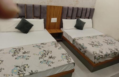 Amritsar Bed & Breakfast | Discover S4 Home Stay Hotel: Steps from Golden Temple