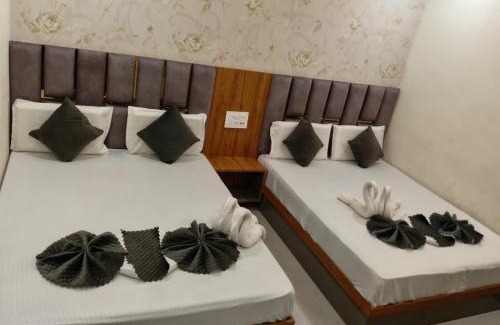 Amritsar Bed & Breakfast | Discover S4 Home Stay Hotel: Steps from Golden Temple