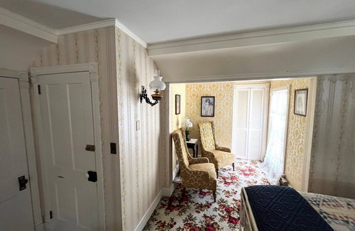 Salmon Bed & Breakfast | Greyhouse B & B Experience
