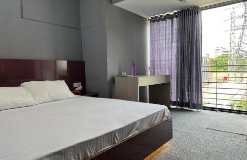 Basundhara Residential Area Bed & Breakfast | Inviting GreyRooms: Poolside Retreat with Great Guest Ratings