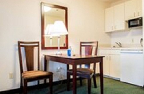 Vance Hotel | Greystone Inn and Suites: Rated 8.6 with Family-Friendly Amenities