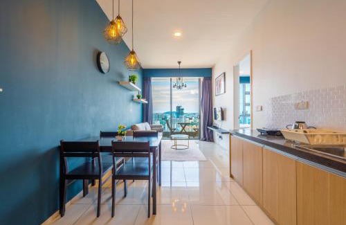 City Centre Apartment | Relax at Greystone Robertson Residence with Pool & Hot Tub