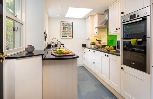 Bowness-on-Windermere House | Greystones: Family-Friendly Getaway with 4-Star Comfort