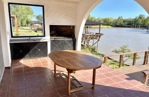 Partido de Tigre House | Discover Griega del Este: Oceanfront Bliss with Pool Access
