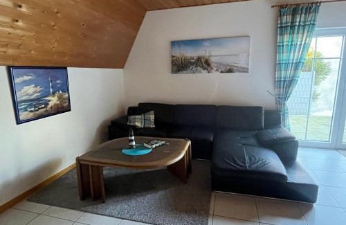 Harlesiel House | Family-Friendly Getaway at Grietje II Blaues Haus Rechts