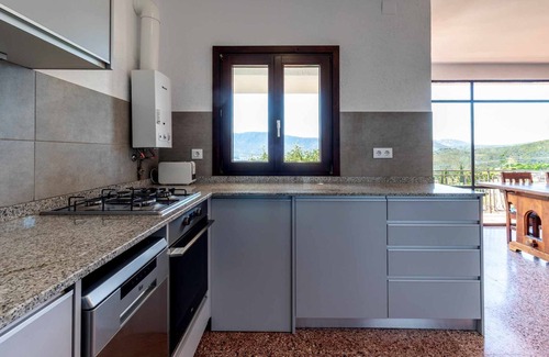 Llanca Apartment | Scenic Grifeu 07 Apartment with Oceanfront Views