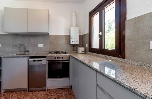 Llanca Apartment | Scenic Grifeu 07 Apartment with Oceanfront Views