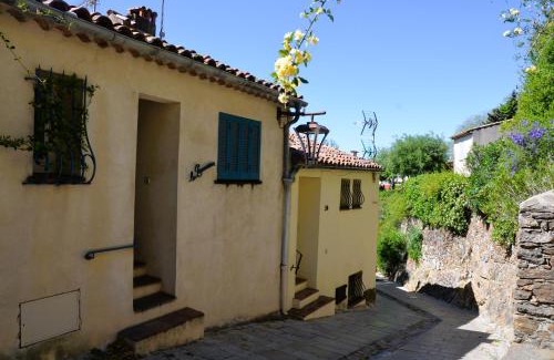 Grimaud Apartment | Pet-Friendly Getaway in the Heart of Grimaud Village