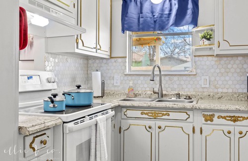 Abilene House | Pet-Friendly Retreat with Grill & Patio for Relaxing Gatherings