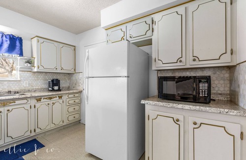 Abilene House | Pet-Friendly Retreat with Grill & Patio for Relaxing Gatherings