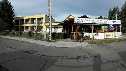 Zsorifurdo Bed & Breakfast | Pet-Friendly Grill Terasz Étterem with Breakfast & Kitchen
