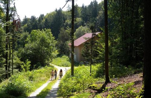 Wildenranna House | Grillnhäusl: Family-Friendly Retreat with Hot Tub Access