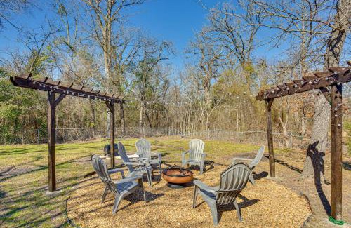 Log Cabin House | Cozy Cedar Creek Reservoir Cabin Near Boat Ramp