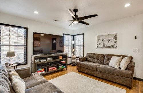 Granbury House | Grills, Fire Pit and Yard Central Granbury Home!