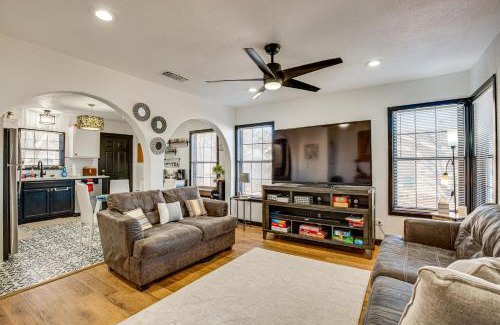 Granbury House | Grills, Fire Pit and Yard Central Granbury Home!