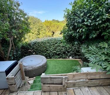 Grimaud Apartment | Grimaud 2 chambres Jacuzzi terrasse
