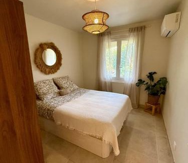 Grimaud Apartment | Grimaud 2 chambres Jacuzzi terrasse