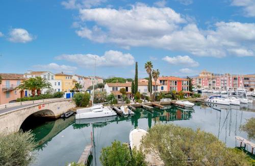 Port Grimaud House | Experience Family-Friendly Comfort at Grimaud 4 Vents Hotel