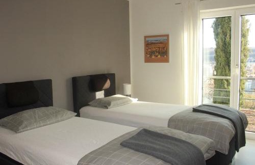 Loerrach Apartment | Welcoming Grimm's Lodge: Pet and Child-Friendly Retreat