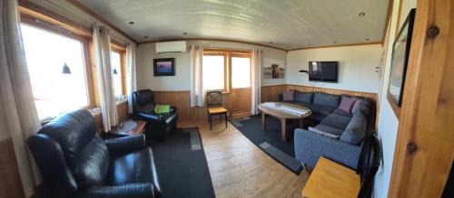 Ytre Vinje House | Pet-Friendly Grimsøy Lofoten House with Ocean Views